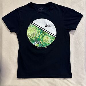 Quicksilver Black Small 100% Cotton Short Sleeve Tee Beach Surf Palm Leaf Flower